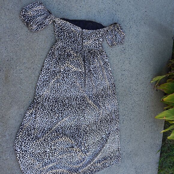 PrettyLittleThing Leopard Off Shoulder Maxi Dress w/ Thigh Slit | Size 12 - Picture 9 of 16